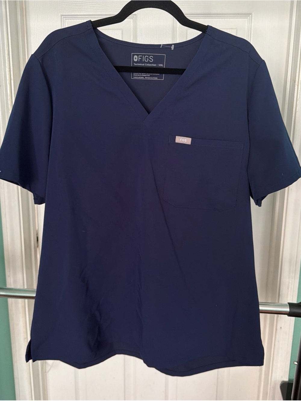 FIGS Women’s XXL Technical Collection Catarina One-Pocket Scrub Top Navy J-11 - Picture 3 of 11